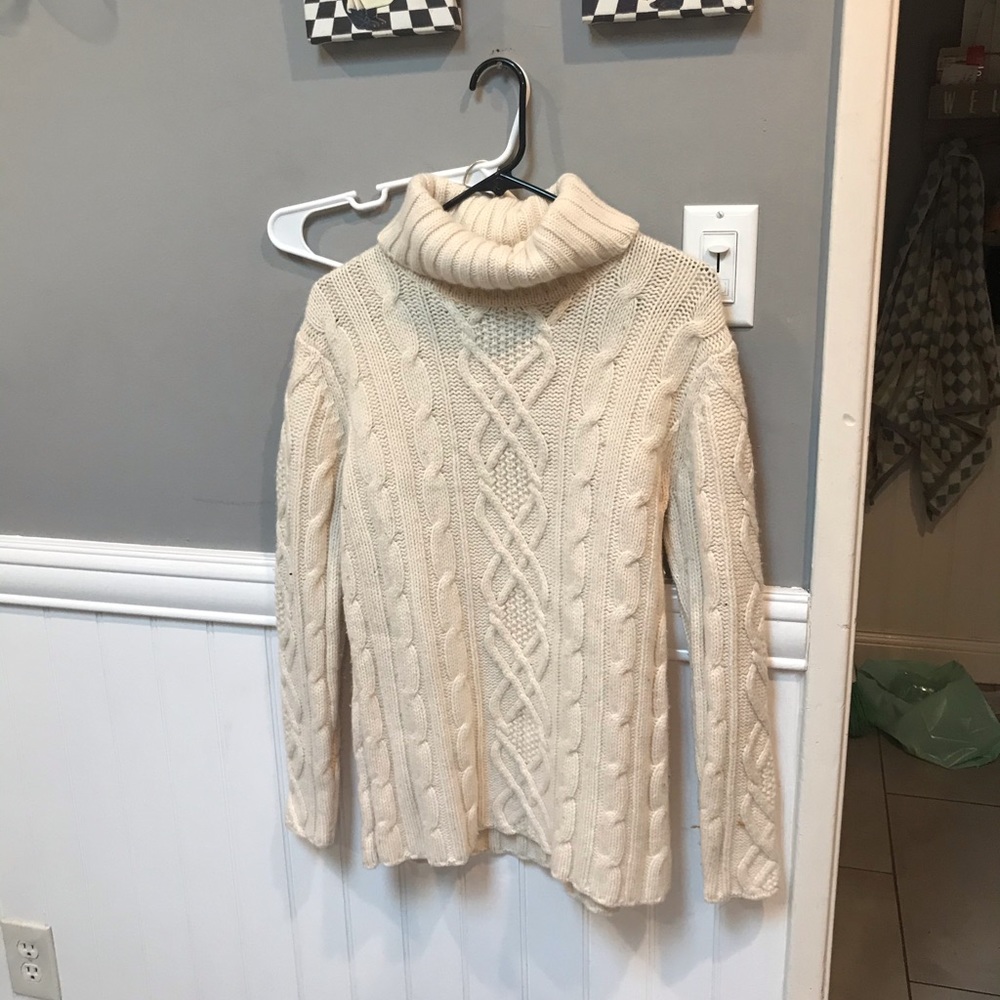 Clothes - Picture 2 of 8